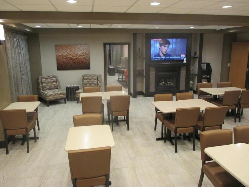 Holiday Inn Express & Suites Omaha Airport By Ihg Carter Lake Exterior foto
