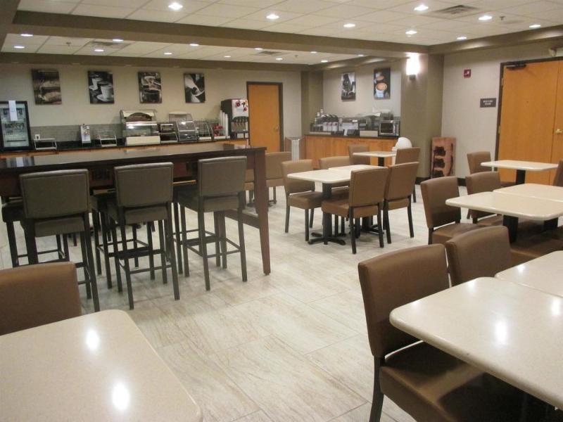Holiday Inn Express & Suites Omaha Airport By Ihg Carter Lake Exterior foto